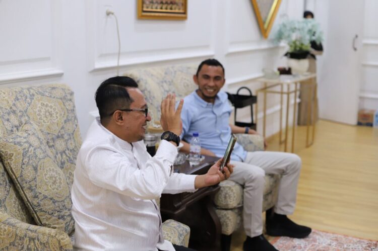 Persaudaraan Lintas Daerah, Ultah Bupati Tanah Datar dapat Kejutan dari Pemko Padang Panjang 1 Ultah Bupati Tanah Datar dapat Kejutan dari Pemko Padang Panjang