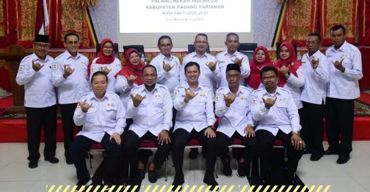 Wabup Padangpariaman Dilantik Sebagai Ketua PMI 2025-2030 1 PELANTIKAN PENGURUS— Wakil Bupati Padangpariaman, Rahmat Hidayat, dilantik sebagai Ketua Palang Merah Indonesia (PMI) Kabupaten Padangpariaman periode 2025–2030.
