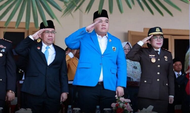 Hadiri Upacara Peringatan Hari Bhayangkara ke-79, Wakil Ketua DPRD Sumbar Apresiasi Peran Polri Jaga Stabilitas Keamanan di Ranah Minang 1 UPACARA— Wakil Ketua DPRD Provinsi Sumbar, Nanda Satria saat menghadiri upacara peringatan HUT Bhayangkara ke-79.