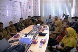 Wakil Wali Kota Payakumbuh Elzadaswarman mengikuti kegiatan Launching Nasional Koperasi Merah Putih yang dipusatkan di Klaten Jawa Tengah secara daring dan hybrid dari Kantor Wali Kota Payakumbuh