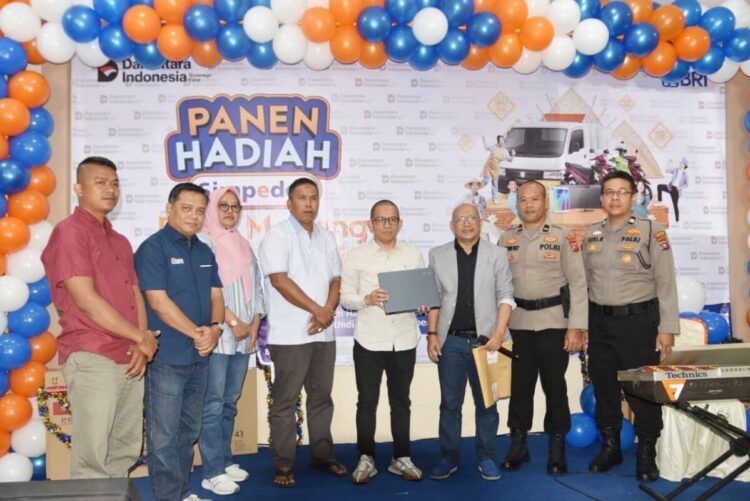 Panen Hadiah Simpedes BRI di Pariaman Meriah 1 PANEN HADIAH— Wakil Wali Kota Pariaman Mulyadi, menghadiri acara panen hadiah Simpedes BRI. Undian yang digelar untuk nasabah setia Bank BRI ini diadakan di Meeting Room Rumah Makan Joyo Makmur, By Pass Desa Kampung Gadang, Kecamatan Pariaman Timur.