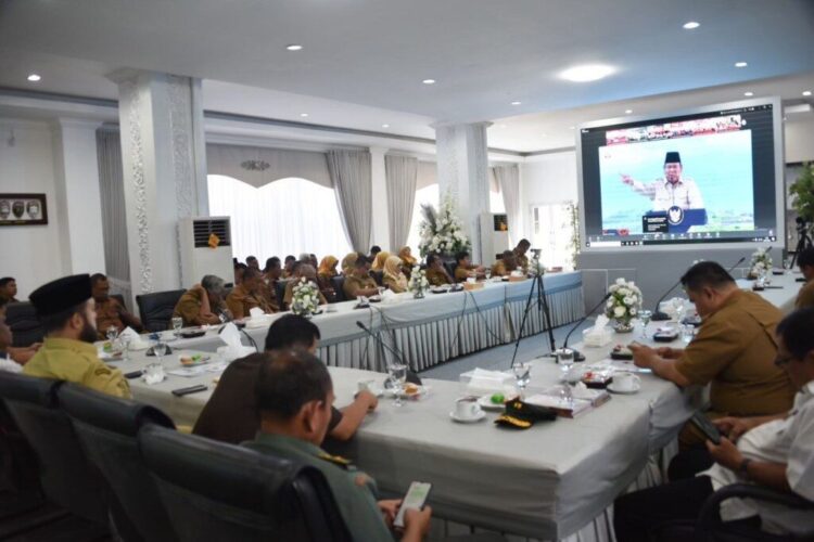 Hadiri Virtual Peluncuran Koperasi Desa/Kelurahan Merah Putih, Fadly Amran Berharap Koperasi Dapat Tumbuh dan Berkembang di Padang 1 Wali Kota Fadly Amran bersama unsur Forum Koordinasi Pimpinan Daerah hadiri peluncuran koperasi