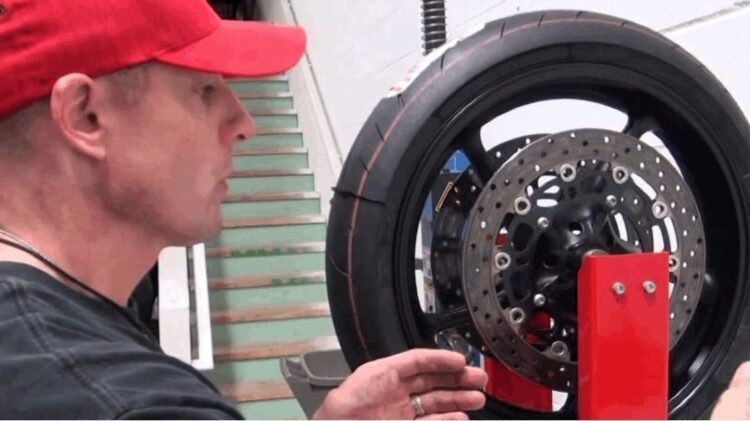 “Bongkar” Manfaat Ban Tubeless untuk Motor Matic Yamaha 1 ILUSTRASI—Ban tubeless sepeda motor matic yamaha.