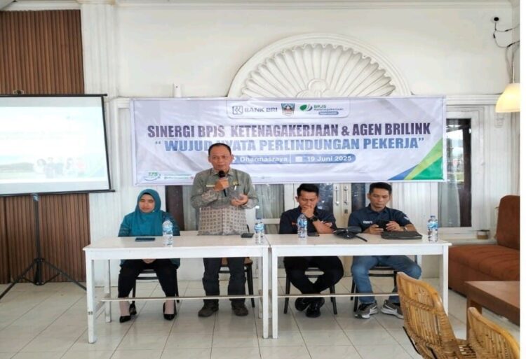 BPJS Ketenagakerjaan dan Agen BRILink Sinergi Lindungi Pekerja Informal dan Pelaku Usaha Mikro di Dharmasrya 1 BPJS Ketenagakerjaan gelar Sosialisasi Sinergi BPJS Ketenagakerjaan dan Agen BRILink, Kamis, 19 Juni 2025 di Sungai Rumbai, Dharmasraya.
