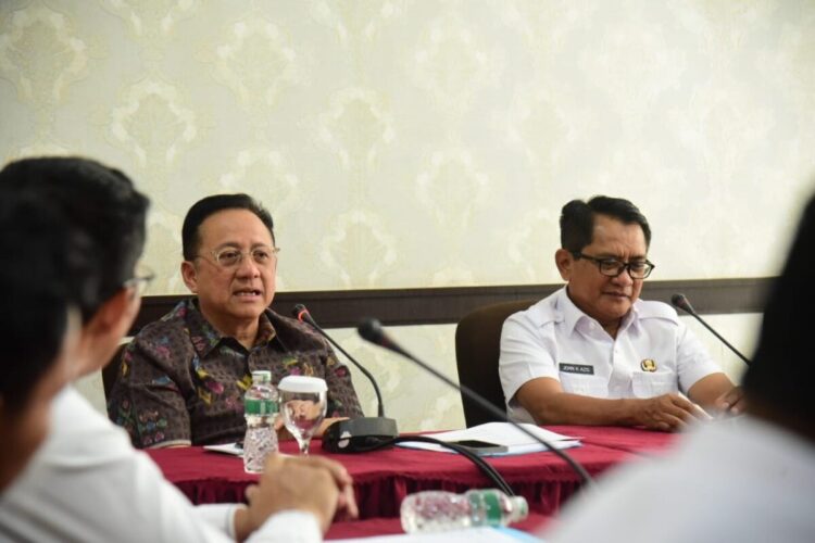 Pemkab Padangpariaman Alami Pengurangan Dana Hingga Rp88 M 1 KUNJUNGAN KERJA— Anggota Dewan Perwakilan Daerah (DPD) Republik Indonesia H. Irman Gusman, melakukan kunjungan kerja ke kantor Bupati Padangpariaman.