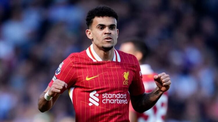 Bayern Munchen Gaet Luis Diaz dari Liverpool Seharga 75 Juta Euro 1 RESMI— FC Bayern Munchen akhirnya merampungkan transfer besar di bursa musim panas 2025 dengan merekrut Luis Diaz dari Liverpool FC. Winger asal Kolombia itu resmi menandatangani kontrak berdurasi empat tahun yang mengikatnya di Allianz Arena hingga 2029.