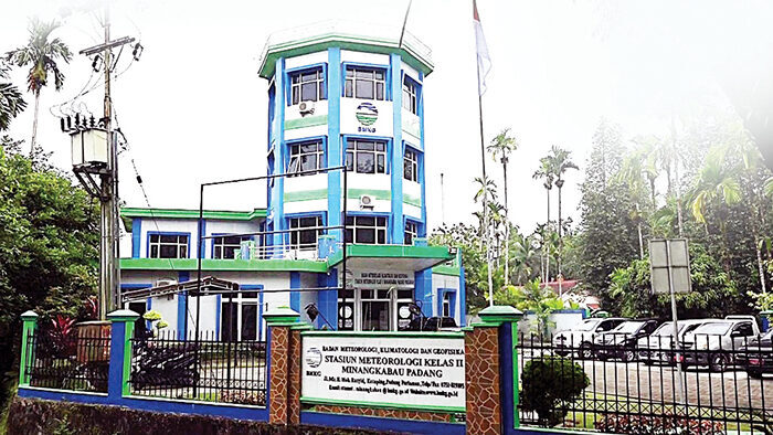 Ditemukan 122 Hotspot di Sumbar, Kota Padang Masih Aman, Belum Terdampak Asap 1 gedung BMKG