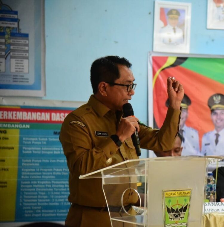 Bupati Padangpariaman John Kenedy Azis, Resmi Melantik Walinagari Antar Waktu Toboh Gadang 1 SAMBUTAN—Bupati Padangpariaman John Kenedy Azis berikan sambutan