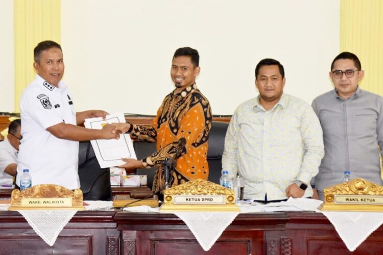 5 Fraksi DPRD Sampaikan Pandangan Umum Nota Penjelasan Wako 1 PENJELASAN— Nota penjelasan Walikota Pariaman tentang 5 ranperda, dan rapat paripurna jawaban Walikota Pariaman terhadap pandangan umum fraksi tentang 5 ranperda.