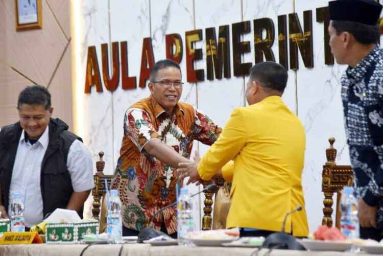 69 Mahasiswa KKN Tematik Siap Mengabdi di Kota Pariaman 1 KKN MAHASISWA UNP —Wakil Wali Kota Pariaman Mulyadi saat menyambut mahasiswa KKN Tematik UNP.