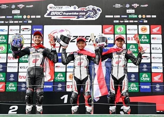Generasi Baru Pebalap Binaan AHM Melesat Kencang, Raih Podium di Thailand Talent Cup 1 NAIK PODIUM— Siswa Astra Honda Racing School (AHRS), Bintang Pranata Sukma, meraih dua podium kedua pada Idemitsu Honda Thailand Talent Cup (TTC) 2025 Round 3.