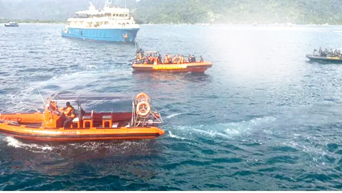 Sumbar Rawan Bencana, Kolaborasi Lintas Sektoral jadi Kunci, Wagub: Operasi Pencarian, Sumbar Butuh Helikopter 1 LATIHAN GABUNGAN— Basarnas menggelar latihan gabungan kesiapsiagaan kecelakaan kapal yang digelar di Dermaga Bungus, Kota Padang, Selasa (27/8).