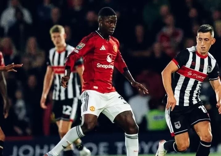 Tim Kasta Keempat Grimsby Town, Singkirkan MU dari Ajang Piala Liga 1 AIB— MU kembali menorehkan aib dalam sejarahnya. Setan Merah tersingkir secara tragis dari ajang Piala Liga Inggris setelah kalah adu penalti 11-12 dari tim kasta keempat, Grimsby Town, di Blundell Park, Kamis (28/8) dini hari WIB.