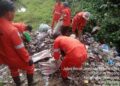 LPS Kelurahan Kurao Pagang Lakukan Pembersihan di Lokasi Pembuangan Sampah Ilegal 9 LPS Kelurahan Kurao Pagang Lakukan Pembersihan di Lokasi Pembuangan Sampah Ilegal