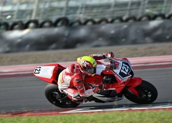 Bidik Kemenangan di Mandalika, Astra Honda dan CBR Series Siap Melesat 1 BALAPAN— Pebalap binaan Astra Honda Racing Team (AHRT) siap tampil optimal hadapi putaran ketiga di Pertamina Mandalika International Circuit.