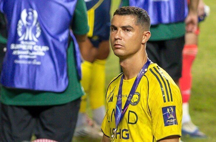 Al Nassr Takluk Lewat Drama Penalti, Ronaldo Masih Puasa Gelar di Arab Saudi 1 KECEWA— Cristiano Ronaldo kembali menelan kekecewaan pahit bersama Al Nassr. Megabintang asal Portugal itu gagal mempersembahkan trofi setelah timnya kalah dari Al-Ahli lewat drama adu penalti di final Piala Super Arab 2025, Sabtu (23/8).