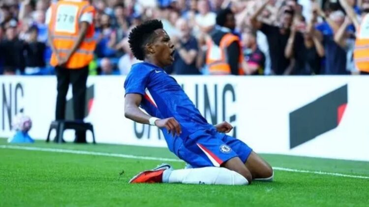 Debut Gemilang Estevao Willian, Chelsea Puncaki Klasemen Liga Inggris! 1 SELEBRASI— Selebrasi Estevao setelah mencetak gol pertama dalam debutnya untuk Chelsea.