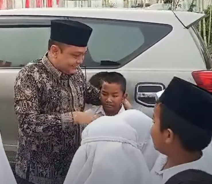Kemenag Salurkan Bantuan PIP untuk 1.810 Siswa Madrasah di Solok Selatan 1 465bc721 609a 4267 b8af f0515d1344de