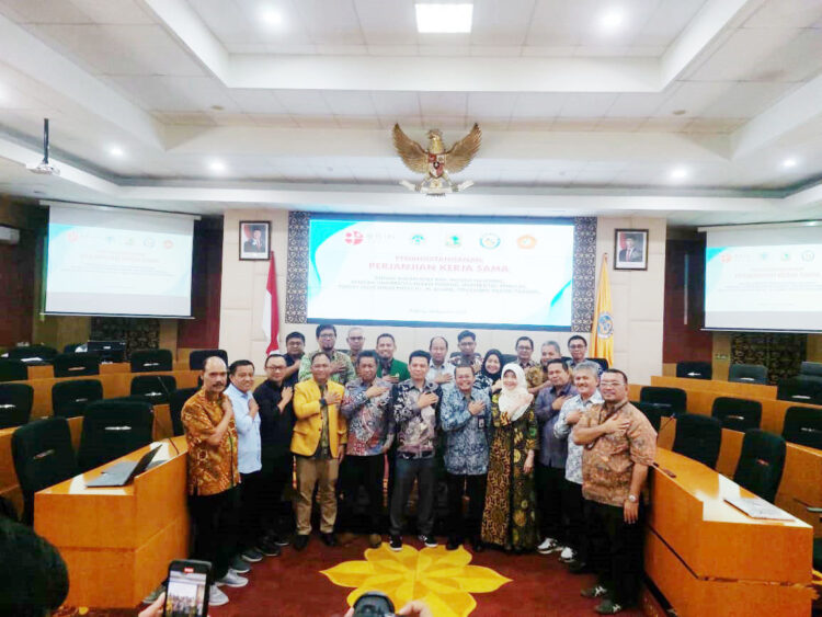 UNP Bersama Unand, RSUP M Djamil Padang dan PNP Tandatangani Perjanjian Kerja Sama dengan BRIN 1 UNP bersama Unand, RSUP M Djamil Padang dan PNP menandatangani perjanjian kerja sama dengan BRIN