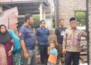 Berikan Motivasi dan Dukungan, Bupati Pasbar Kunjungi Korban Kebakaran di Jorong Pinaga