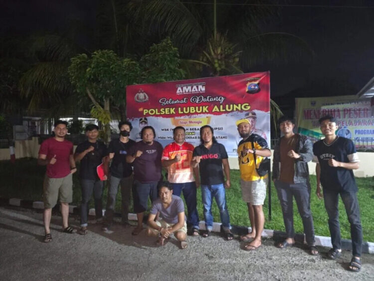 Pria 34 Tahun Cabuli Putri Kakak Ipar, Korban Tuna Wicara, Beraksi saat Pulang ke Kampung Istri 1 CABUL— Pelaku DH (34) ditangkap jajaran Satreskrim Polres Padangpanjang
atas kasus pencabulan terhadap anak di bawah umur.