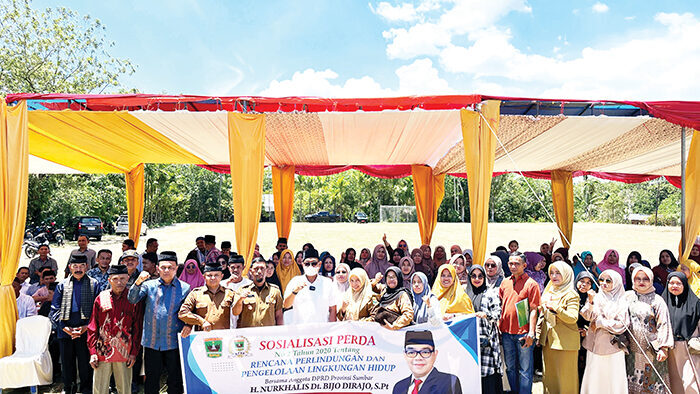 SOSIALISASI—Anggota Komisi IV DPRD Sumbar H Nurkhalis Dt Bijo Dirajo menyosialisasikan Perda Nomor 2 Tahun 2020 di Nagari Suayan, Kecamatan Akabiluru, Kabupaten Limapuluh Kota.