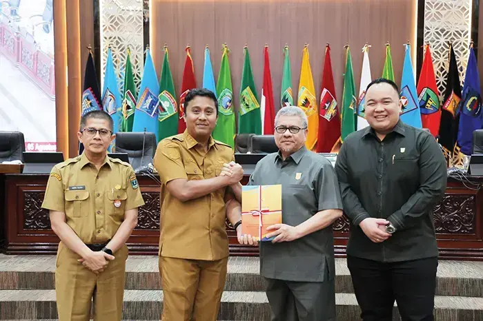 Siap Perjuangkan Alokasi Anggaran untuk Pembangunan Infrastruktur di Pasaman, Anggota Komisi IV DPRD Sumbar Muzli M Nur Minta Kepala Daerah Aktif Berkoordinasi 1 Muzli M Nur
Anggota Komisi IV DPRD Sumatera Barat