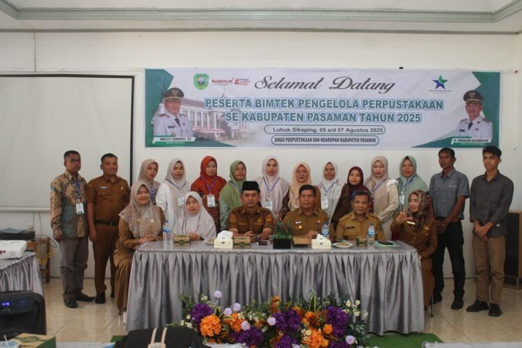 Wakil Bupati Pasaman, Dorong Digitalisasi Perpustakaan melalui Bimtek Pengelola 1 BIMTEK— Wakil Bupati Pasaman Parulian Dalimunthe menghadiri acara bersama narasumber dari UIN Imam Bonjol Padang.