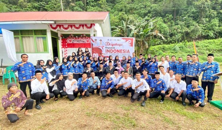 Jauh di Pelosok Nagari, Warga Transmigrasi Padang Tarok Sijunjung Khidmat Gelar Upacara HUT RI ke-80 1 IMG 20250819 WA0002