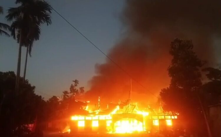 Kantor Camat Payakumbuh Ludes Terbakar 1 KEBAKARAN— Kondisi Kantor Camat Payakumbuh, Kabupaten Limapuluh Kota yang mengalami kebakaran.