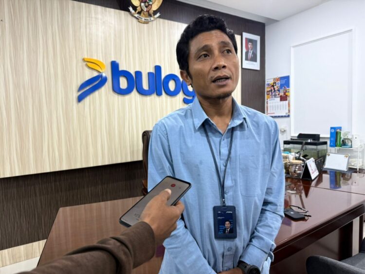 Bulog Sumbar Targetkan Salurkan 28 Ribu Ton Beras SPHP hingga Akhir 2025, Darma Wijaya: Kita Berupaya Mendekatkan Diri ke Masyarakat 1 Pimpinan Perum Bulog Sumbar, Darma Wiajaya