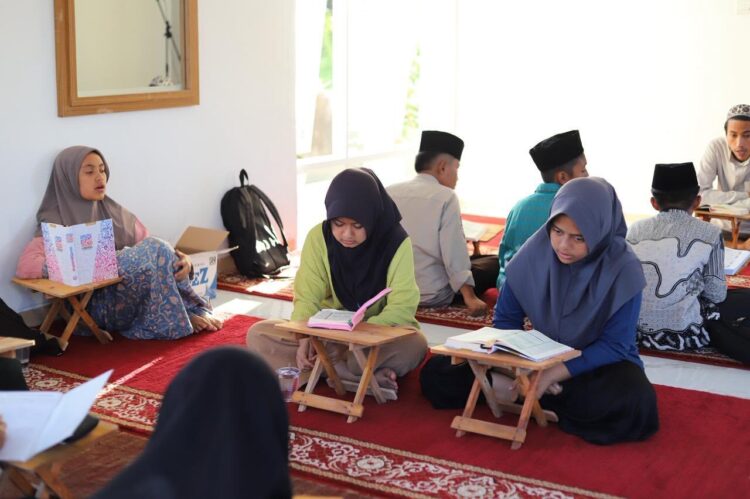 KEGIATAN TAHFIZ— Program Satu Rumah, Satu Hafiz Pemko Padang Panjang dipusatkan di Mushalla Rumah Dinas Wali Kota.