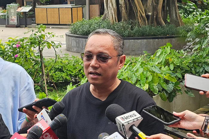 Tolak Wacana Pemilihan Kepala Daerah oleh DPRD, PDIP Ingatkan Hak Pilih Rakyat Jangan Direbut Kekuasaan 1 WAWANCARA— Ketua DPP PDI Perjuangan Deddy Yevri Sitorus saat diwawancarai wartawan.