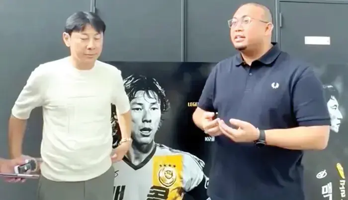 Andre Rosiade: Coach STY Sebut Arhan Pemain “Titipan” itu Fitnah 1 MANTAN pelatih timnas Indonesia Shin Tae Yong yang akrab disapa STY, saat bertemu dengan Andre Rosiade di Korea Selatan (Korsel) beberapa hari lalu.