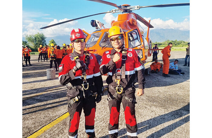 PT Semen Padang Ikut Latihan Gabungan Heli Rescue Basarnas 1 LATIHAN GABUNGAN— Sembilan personel PT Semen Padang ikut dalam latihan gabungan Heli Rescue yang digelar Kantor Pencarian dan Pertolongan Kelas A Padang (Kantor SAR Padang) bersama enam kantor SAR lainnya, yakni SAR Pekanbaru, Medan, Aceh, Jambi, Bengkulu, Mentawai, dan Nias.