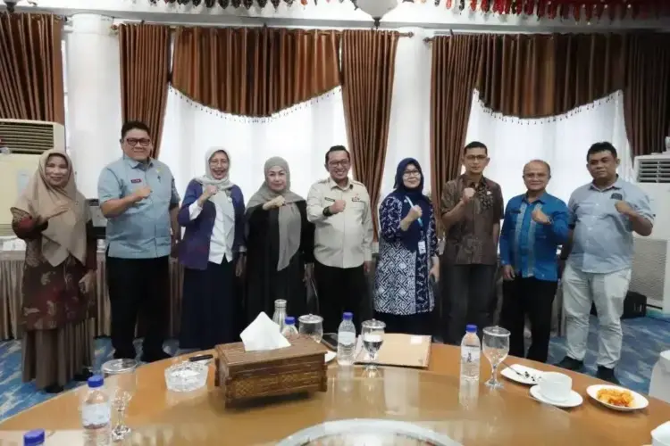 Pendampingan Pengelolaan Sampah, Kepala Pusarpedal Kementerian LHK Audiensi dengan Bupati Eka Putra 1 Pendampingan Pengelolaan Sampah Kepala PUSARPEDAL Kementerian LHK Audiensi