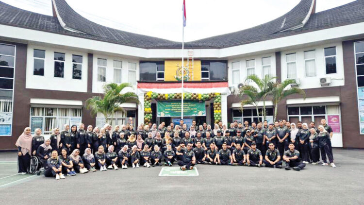 Meriahkan HUT ke-80 Kejaksaan RI, Kejari Agam Gelar Lomba Hingga Aksi Sosial 1 HARI KEJAKSAAN RI— Dalam memperingati Hari Lahir ke-80 Kejaksaan RI yang jatuh pada
2 September, Kejari Agam menggelar berbagai perlombaan, Rabu (20/8).