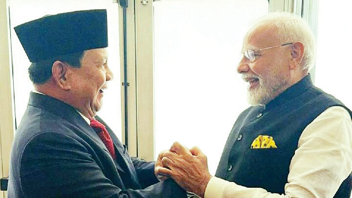 Visi Maritim India: Dari SAGAR ke Indo-Pasifik hingga MAHASAGAR 1 BERTEMU— Presiden Prabowo Subianto (kiri) bertemu Perdana Menteri India Narendra Modi dalam Konferensi Tingkat Tinggi (KTT) G20 di Rio de Janeiro, Brasil.