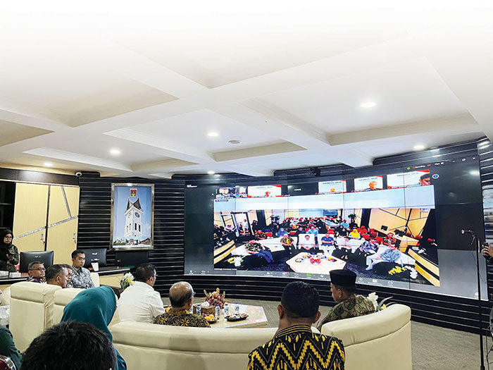 Pemko-BPIW Kementerian PUPR Bahas Perencanaan Kota Terintegrasi 1 RAKORDA— Pemko Bukittinggi bersama BPIW Kementerian PUPR melaksanakan Rakorda Kedua Integrated City Planning dengan tujuan menyepakati baseline analysis, vision & general intent, general plan, serta visualisasi pilot area untuk pembangunan perkotaan Bukittinggi, Kamis (21/8) di Bukittinggi Command Center (BCC).