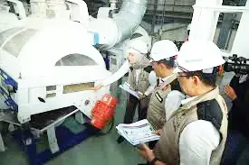 REKONSTRUKSI— Kepala Satgas Pangan Polri Brigjen Pol Helfi Assegaf memimpin rekonstruksi produksi beras premium di PT PIM, Banten, pada Rabu (6/8).