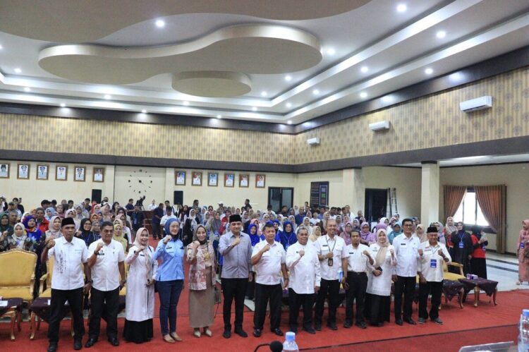 Penerima MBG di Payakumbuh Capai 62.060 Orang 1 SOSIALISASI MBG— Pemko Payakumbuh menggelar sosialisasi program MBG bersama Komisi IX DPR RI dengan tema “Bersama Mewujudkan Gizi Berkualitas untuk Generasi Sehat Indonesia” di Aula Lantai 3 Balai Kota Payakumbuh, Rabu (6/8).