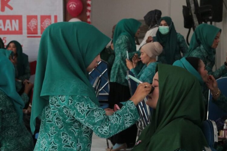 Semarak HUT ke-80 RI, TP-PKK Padang Panjang Gelar Lomba Make Up Kreatif 1 TP PKK Padang Panjang Gelar Lomba Make Up Kreatif