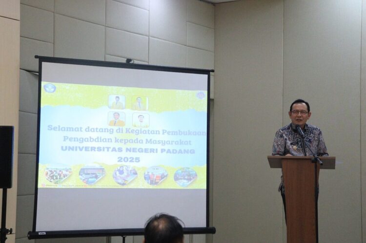 Kolaborasi Pemda dan Perguruan Tinggi, Berikan Dampak Nyata Bagi Kesejahteraan Masyarakat 1 SAMBUTAN—Wali Kota Payakumbuh Zulmaeta berikan sambutan saat kegiatan Pengabdian Kepada Masyarakat yang dilaksanakan oleh Universitas Negeri Padang (UNP) di Kampus UNP Padang Kaduduak, Kota Payakumbuh, baru-baru ini.