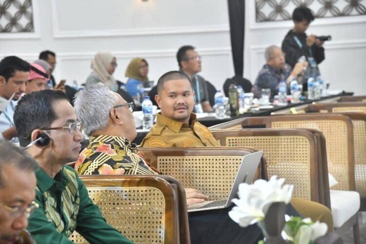 Wawako Jeffry Hadiri Simposium Internasional “We Are Site Managers” 1 SIMPOSIUM INTERNASIONAL—Wakil Wali Kota (Wawako) Sawahlunto Jeffry Hibatullah menghadiri sesi diskusi Simposium Internasional “We Are Site Managers” yang berlangsung di Hotel Saka Ombilin, Senin (25/8).