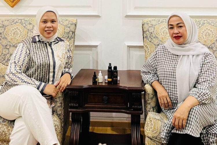 eHayskin Tawarkan Produk Skincare Perawatan Kulit Sehat dan Nyaman 1 PRODUK SKINCARE— Owner eHayskin Skincare Silvia Evita melakukan pertemuan dengan Ketua TP PKK Tanah Datar Ny. Lise Eka Putra.