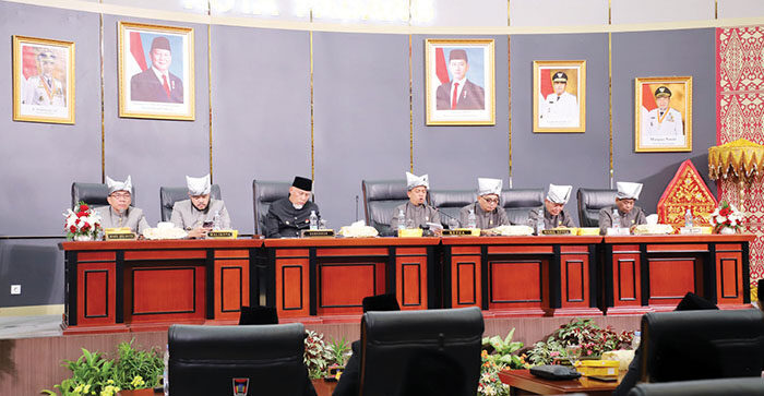 Ketua DPRD Muharlion Pimpin Rapat Paripurna Istimewa HJK Padang ke-356, Majukan Daerah dan Tingkatkan Kesejahteraan Masyarakat 1 PIMPINAN Rapat Paripurna Istimewa peringatan Hari Jadi Kota Padang yang ke-356 tahun.