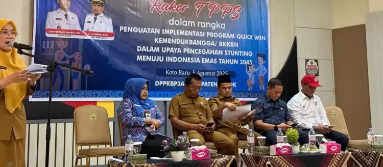 Melalui Rakor TPPS, Pemkab Solok Serius Tangani Stunting 1 HADIRI—Wakil Bupati Solok, Candra saat hadiri acara Rapat Koordinasi Tim Percepatan Penurunan Stunting (TPPS).