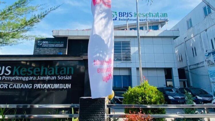 Kecelakaan Lalu Lintas, Siapa yang Tanggung Biaya Berobatnya? 1 LAYANAN— Terlihat kantor Cabang BPJS di Kota Payakumbuh siap melayani masyarakat.