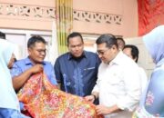 Menteri Ekraf Kunjungi Industri Sulaman di Pariaman