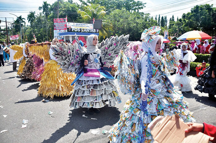 pawai alegoris HUT RI